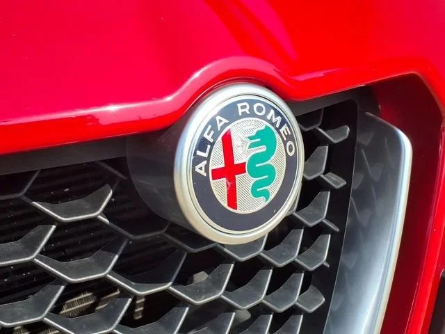Used 2018 Red Alfa Romeo Ti AWD image 24