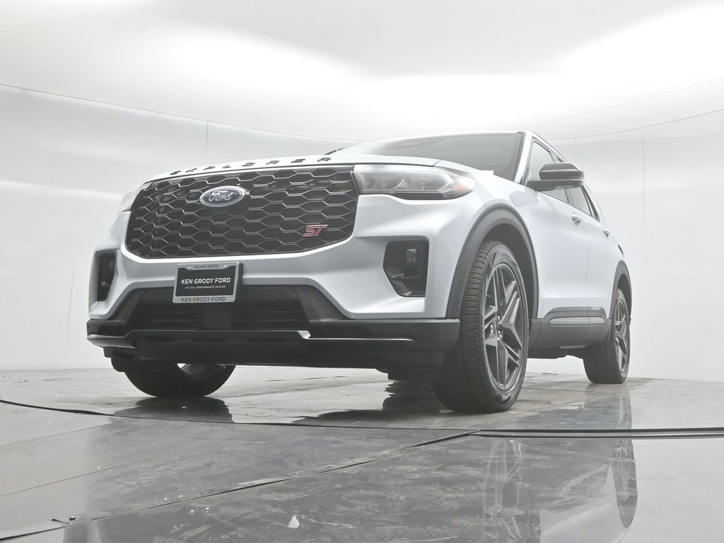 New 2026 Space White Metallic Ford ST image 43