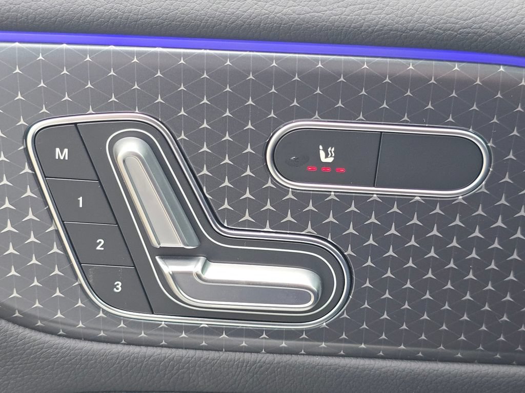 New 2026 Polar White Mercedes-Benz GLB 250 image 40