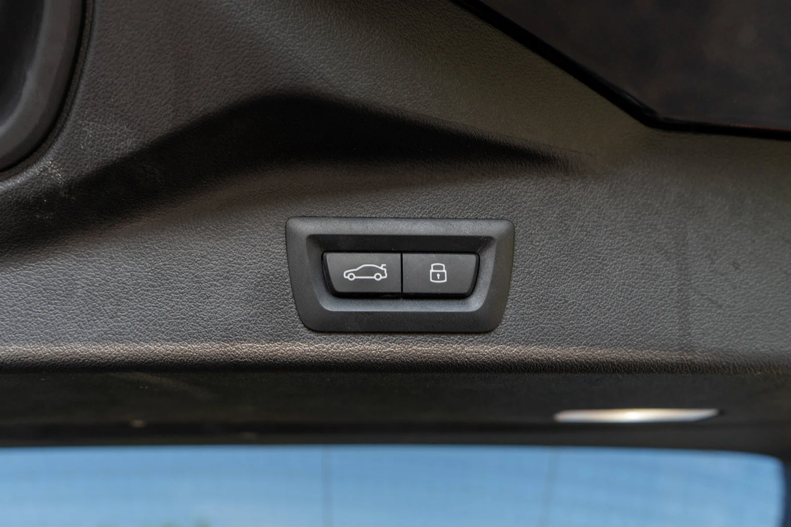 Used 2024  BMW xDrive40i image 10
