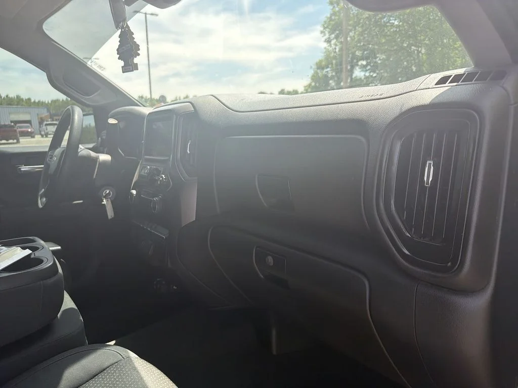Used 2020 Gray Chevrolet Custom image 28