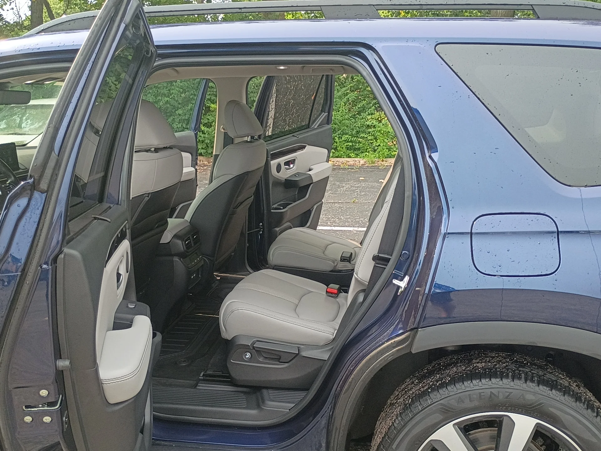 Certified Used 2023 Obsidian Blue Pearl Honda Touring image 13