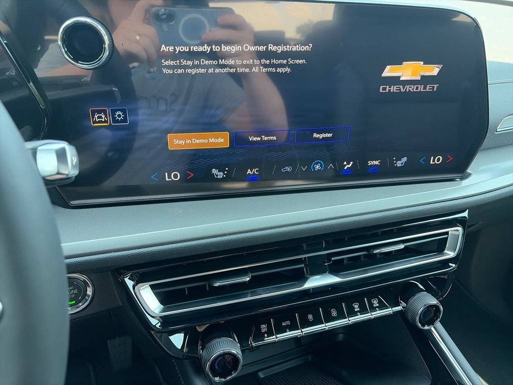 2027 Chevrolet Traverse LT - Photo 19