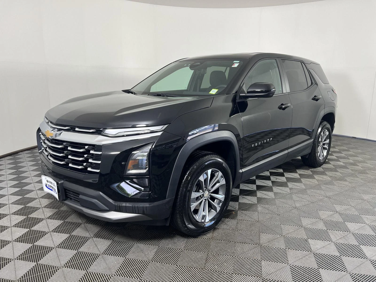 Used 2025 Mosaic Black Metallic Chevrolet AWD LT image 27