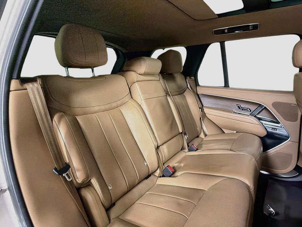 Used 2023 Gold Land Rover SE image 29