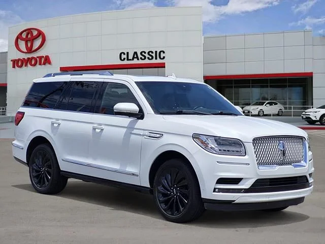 Used 2021 Pristine White Lincoln Reserve image 1