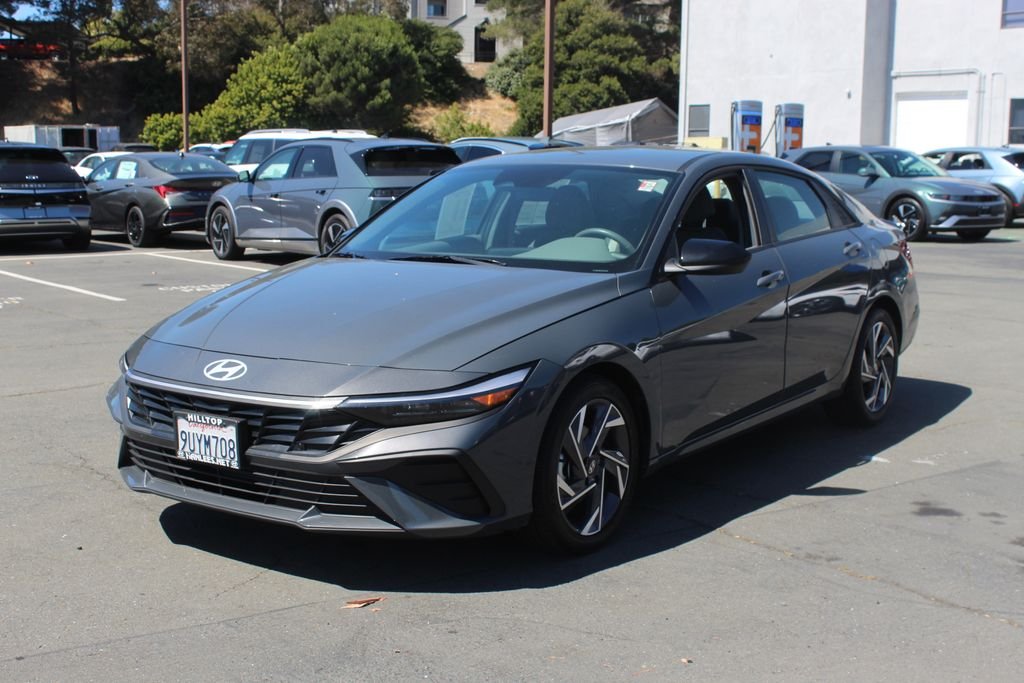 Certified Used 2025 Gray Hyundai SEL Sport image 3