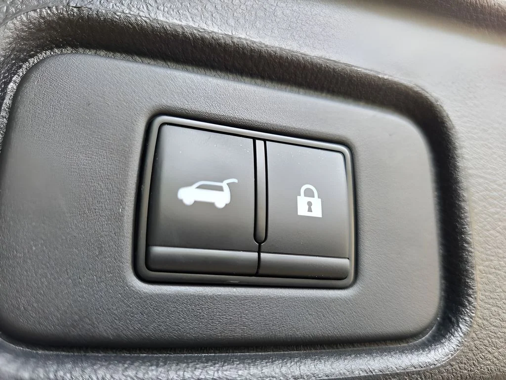 Used 2025 Super Black Nissan SL image 26