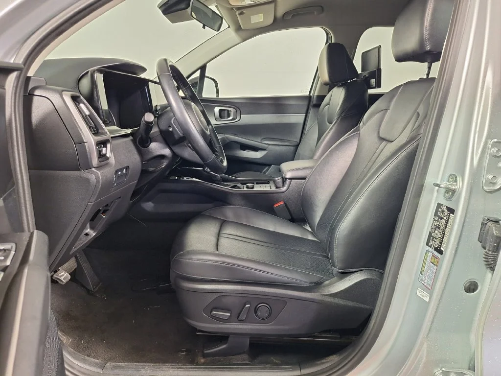 Used 2022 Sparkling Silver Kia S image 12