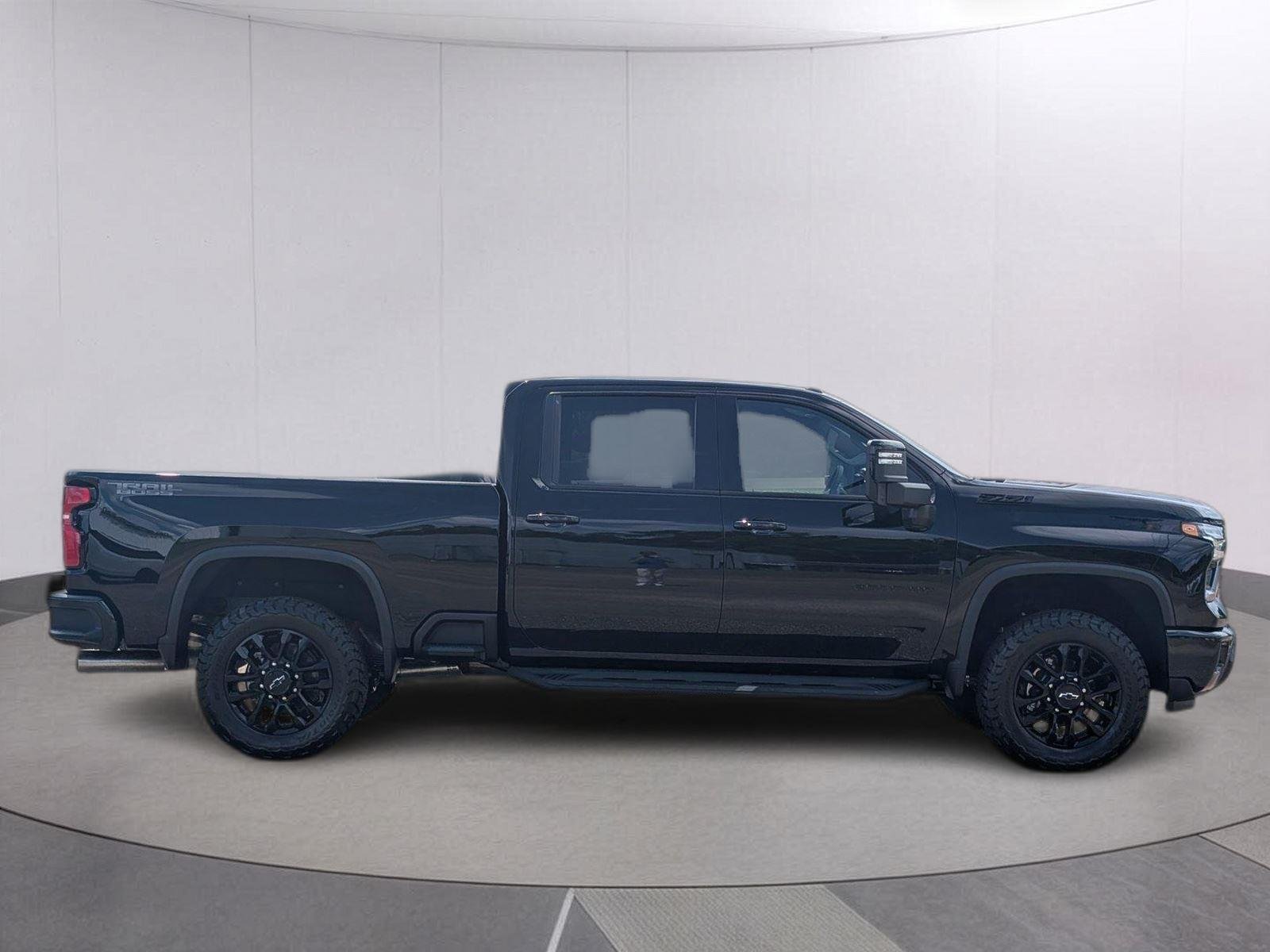 2026 Chevrolet Silverado 2500 HD LTZ - Photo 8