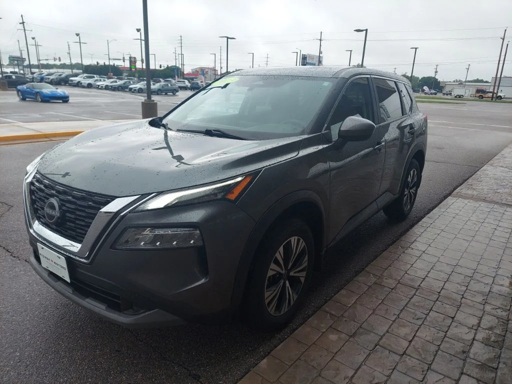 Used 2023 Gray Nissan SV image 3