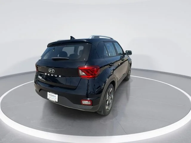Used 2022 Black Hyundai SEL image 8