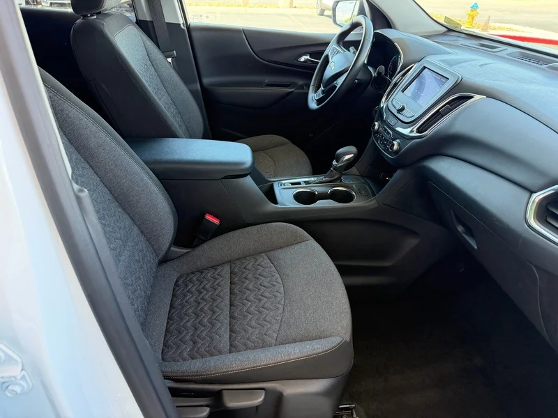 Used 2024 Summit White Chevrolet LT image 16
