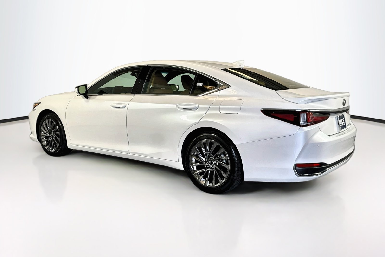 Used 2024 Eminent White Pearl Lexus ES 300h Ultra Luxury image 7