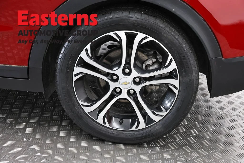 Used 2018 Red Chevrolet Premier image 34