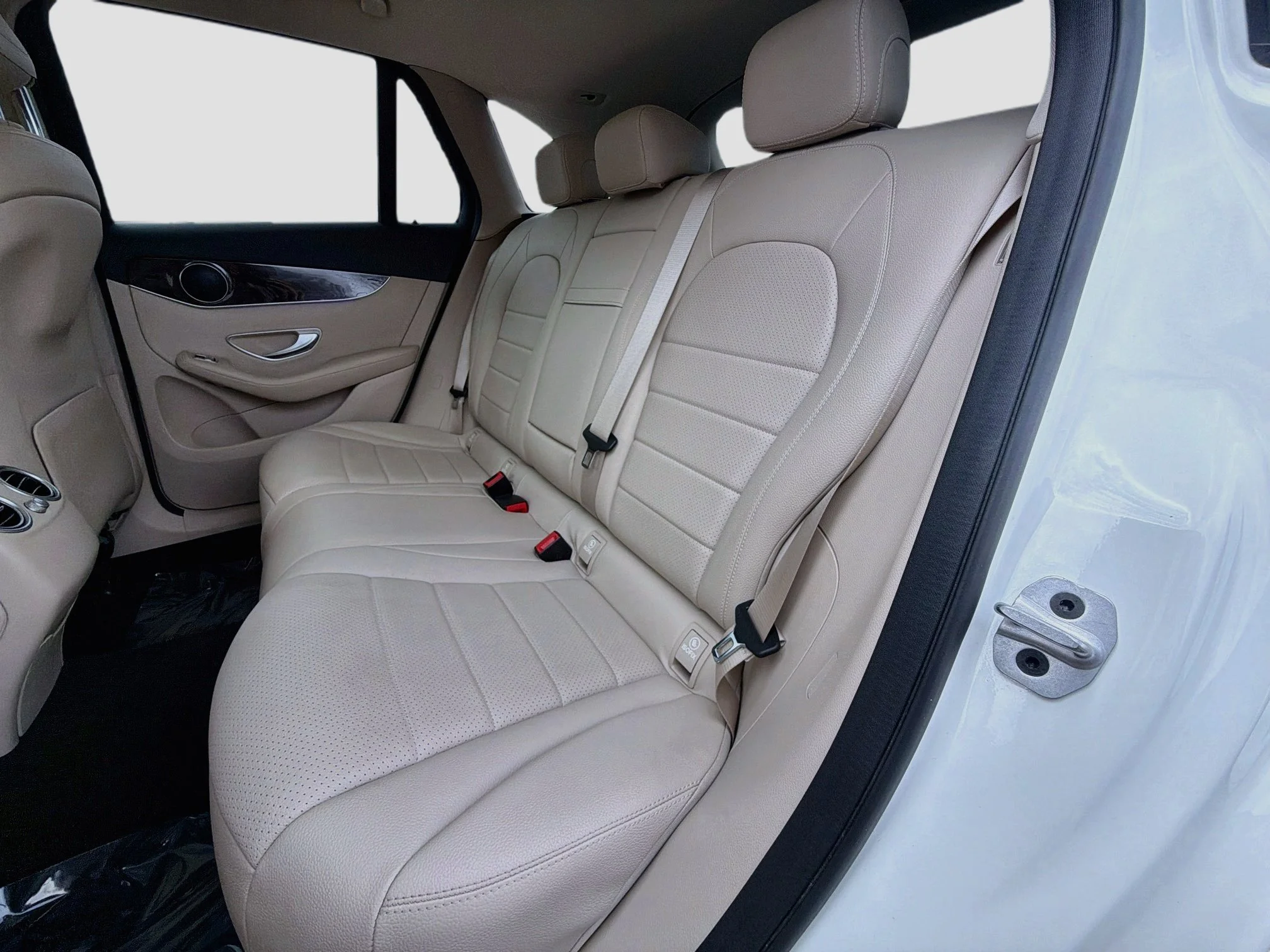 Used 2022 Polar White Mercedes-Benz GLC 300 image 21