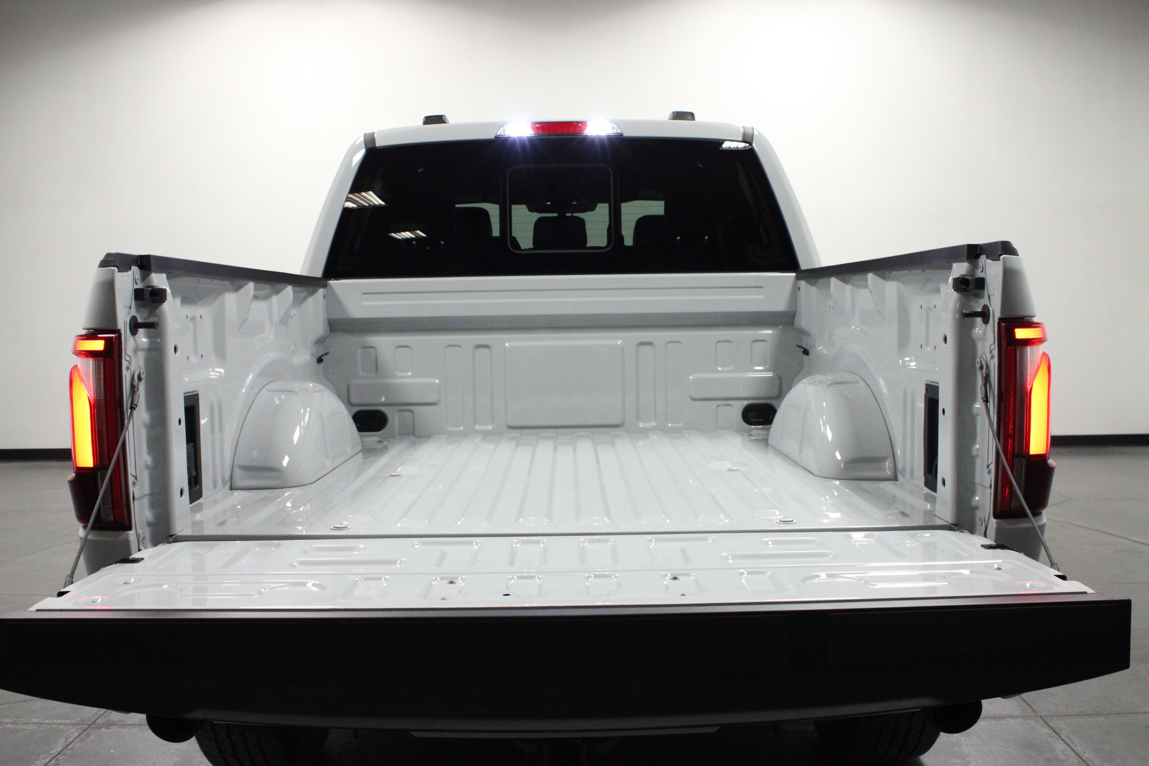 New 2026 Avalanche Ford LARIAT image 14
