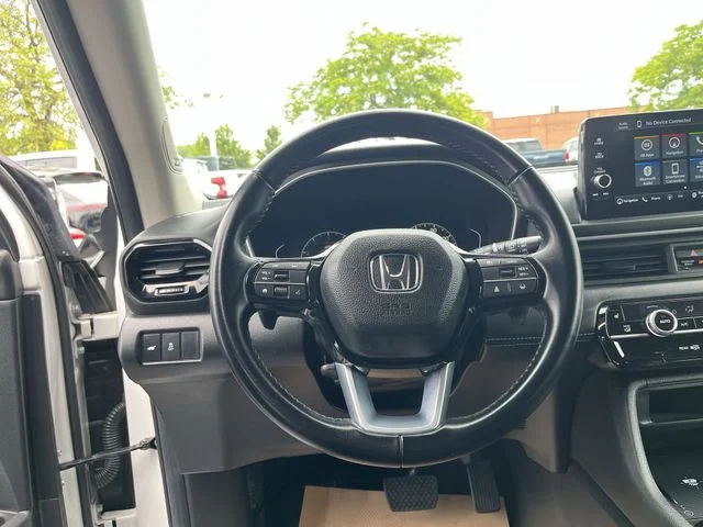 Used 2025  Honda Touring image 13