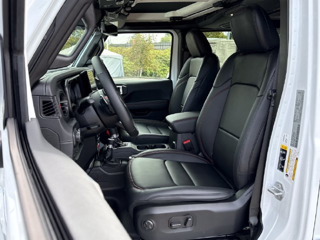 New 2026 Bright White Clear-Coat Exterior Paint Jeep Moab 392 image 21