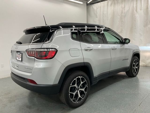 New 2026 Silver Zynith Metallic Clear-Coat Exterior Paint Jeep Limited image 7