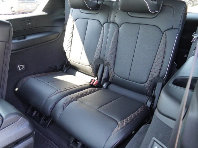 New 2026 Baltic Gray Metallic Clear-Coat Exterior Paint Jeep Summit image 30