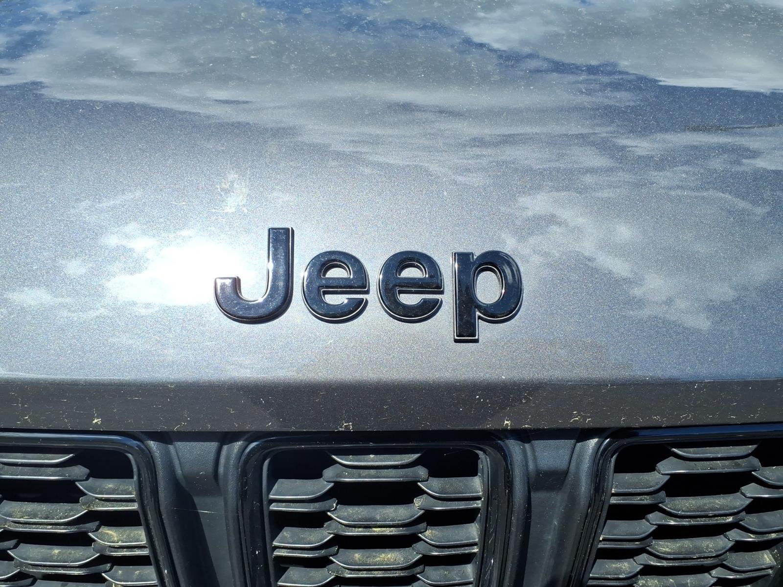 Used 2023 Gray Jeep Altitude X image 12