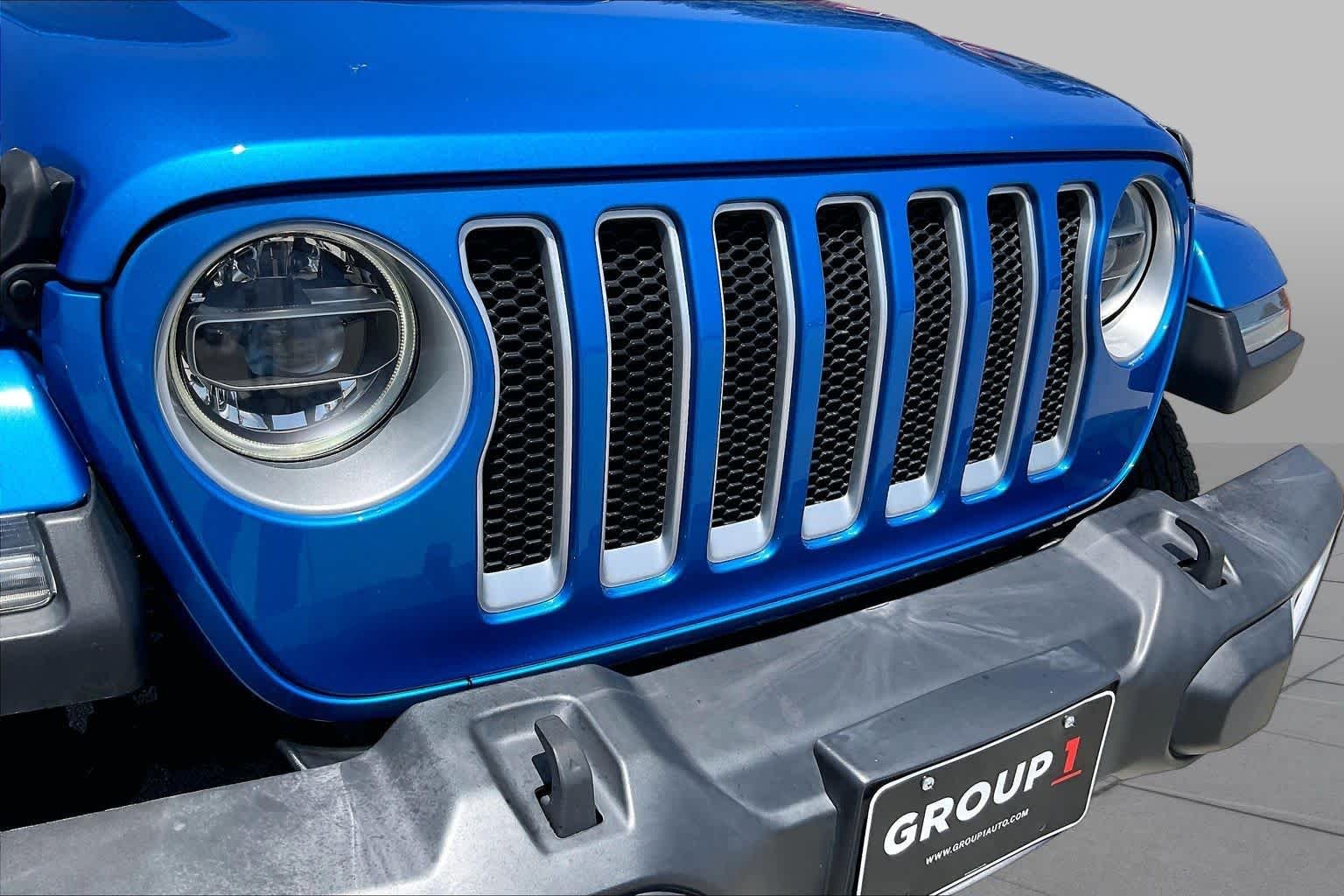 Used 2022 Hydro Blue Pearlcoat Jeep Unlimited Sahara image 28