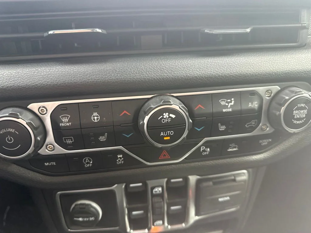 Used 2024 Gray Jeep Sport S image 16