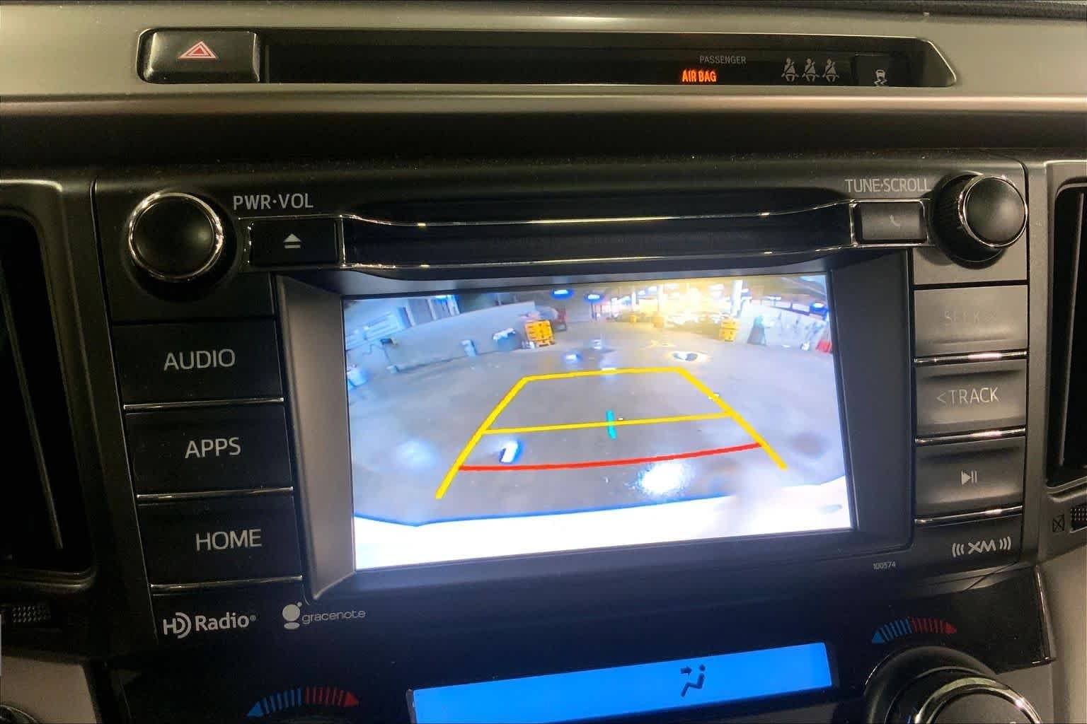 Used 2018 Super White Toyota XLE image 27