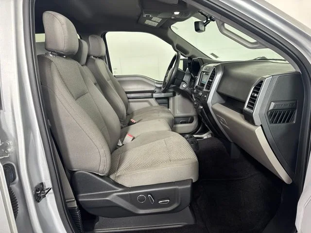 Used 2016 Silver Ford XLT image 4