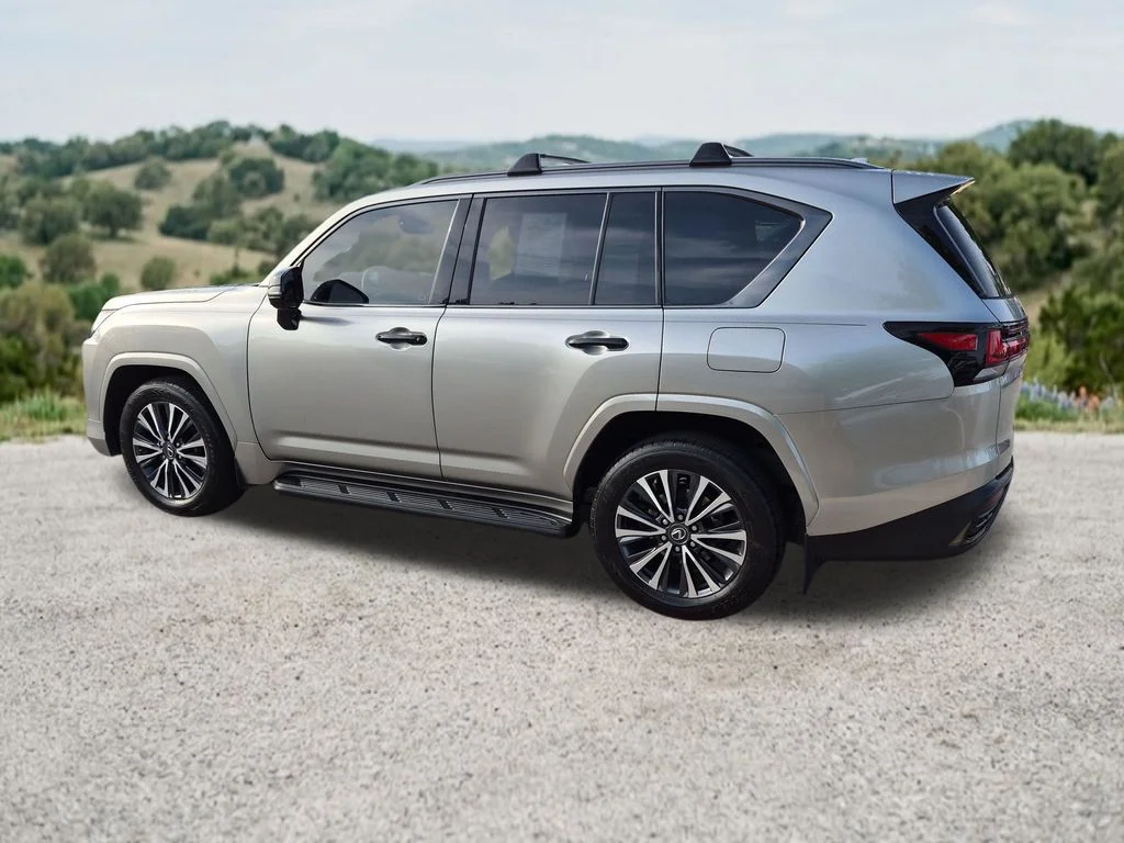 Used 2022 Silver Lexus 600 Premium image 7