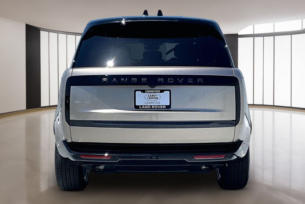 New 2026 SUNSET GOLD GLO Land Rover SE image 4
