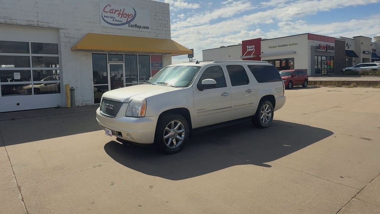 2011 Gmc Yukon XL Denali photo 3