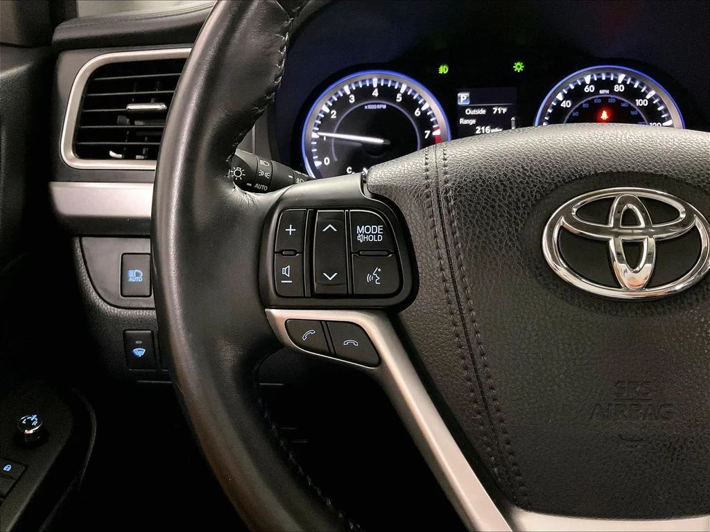 Certified Used 2018 Red Toyota SE image 22