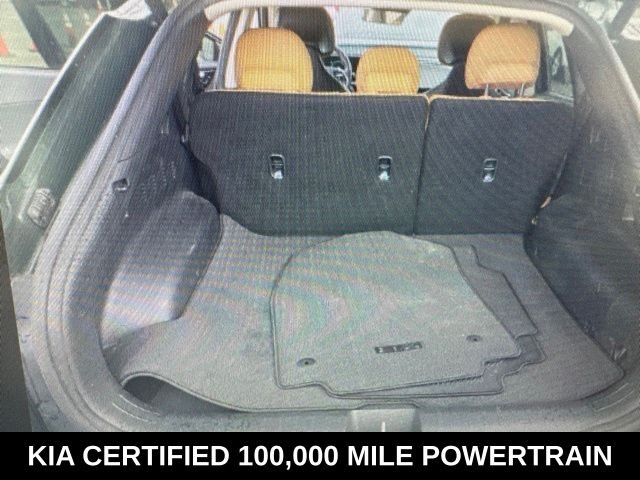 Used 2023 Green Kia GT-Line image 6
