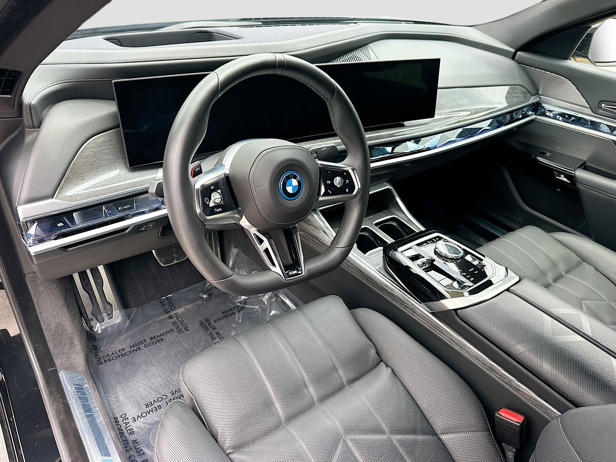 Certified Used 2024 Black Sapphire Metallic BMW xDrive60 image 9