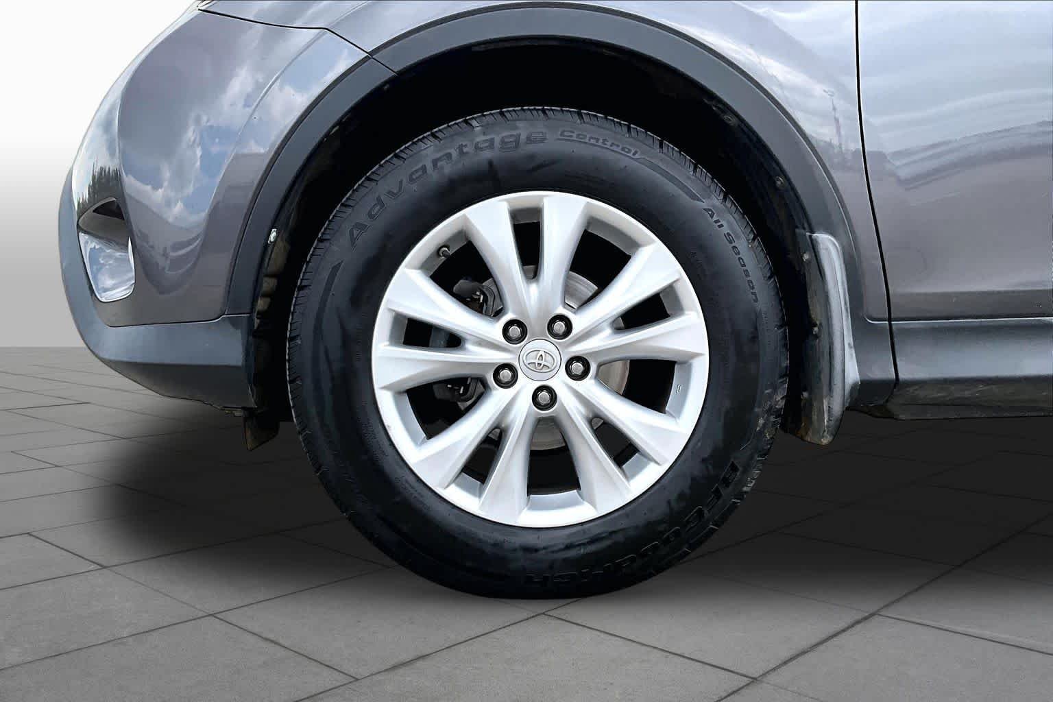 Used 2014 Magnetic Gray Metallic Toyota Limited image 11