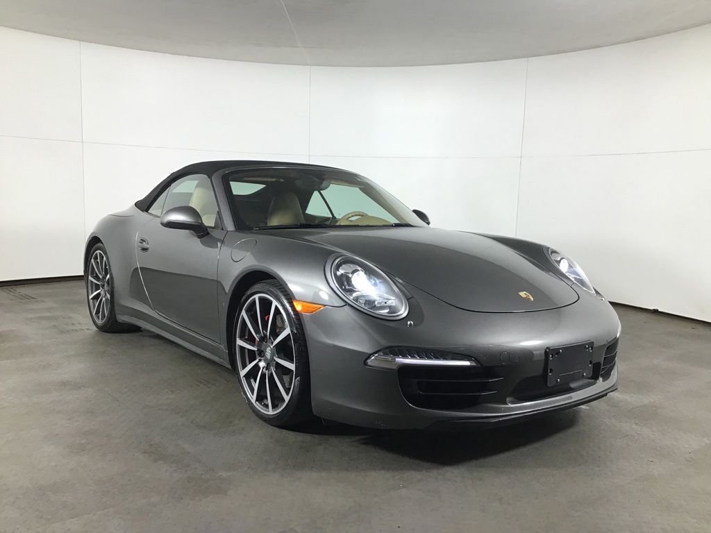 Certified Used 2015  Porsche Carrera 4S image 40
