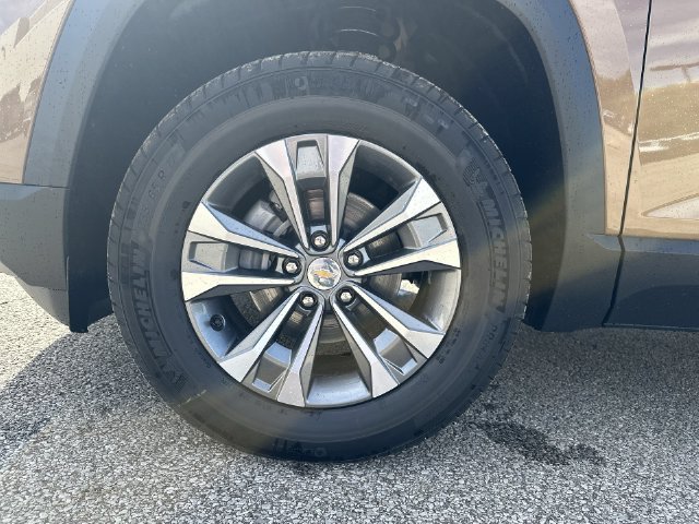 2027 Chevrolet Equinox LT - Photo 12