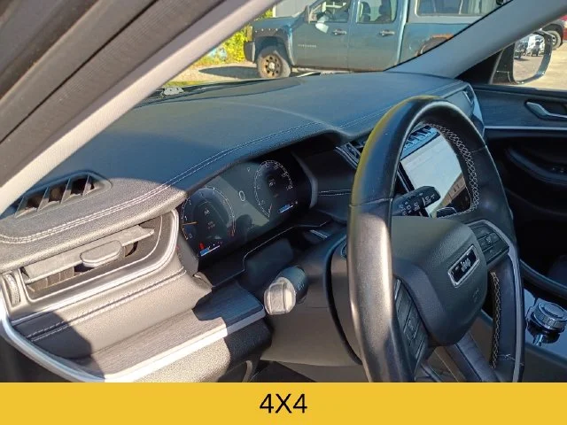 Used 2022 Gray Jeep Limited image 11