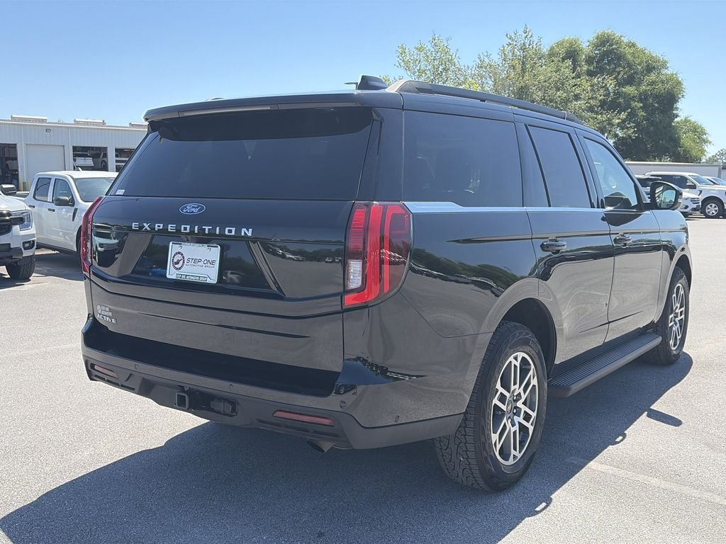 Used 2025 Black Ford Active image 7