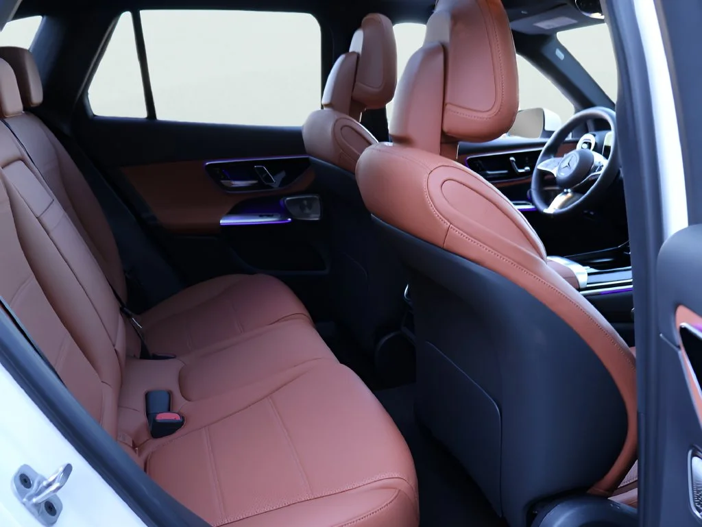 New 2026 Polar White Mercedes-Benz GLC 300 image 11