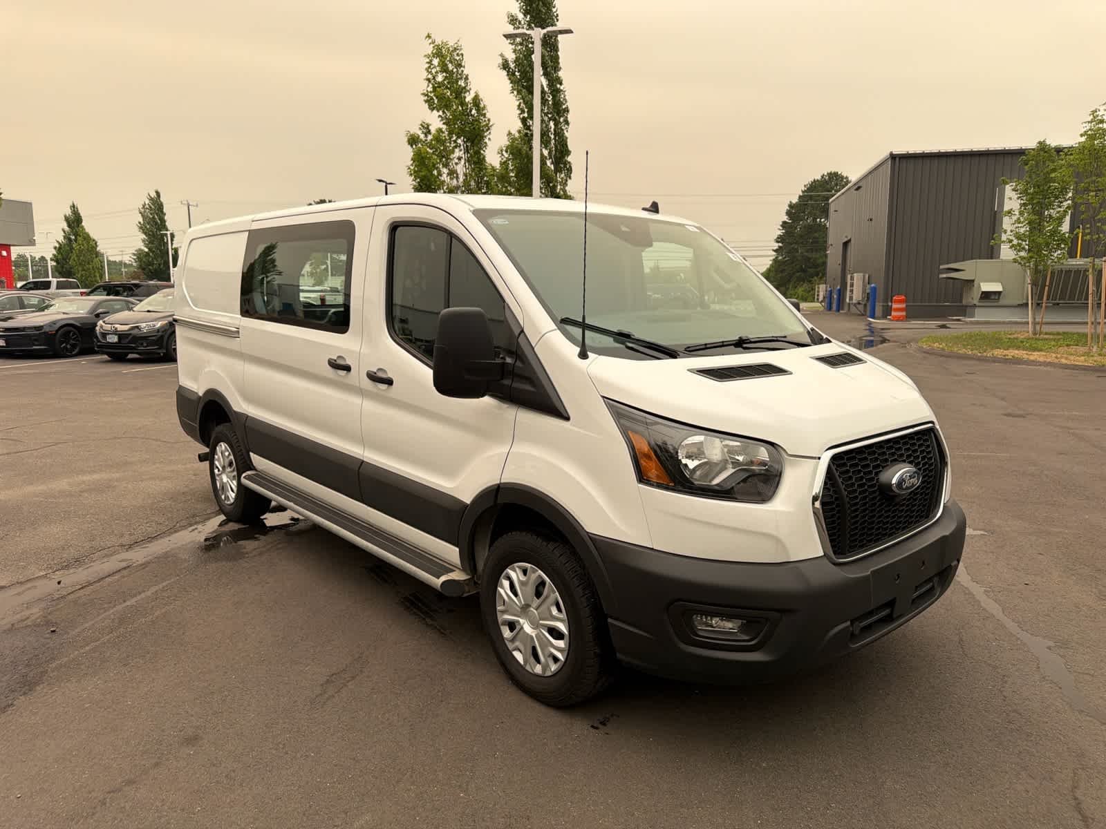 Used 2025 Oxford White Clearcoat Ford  image 3