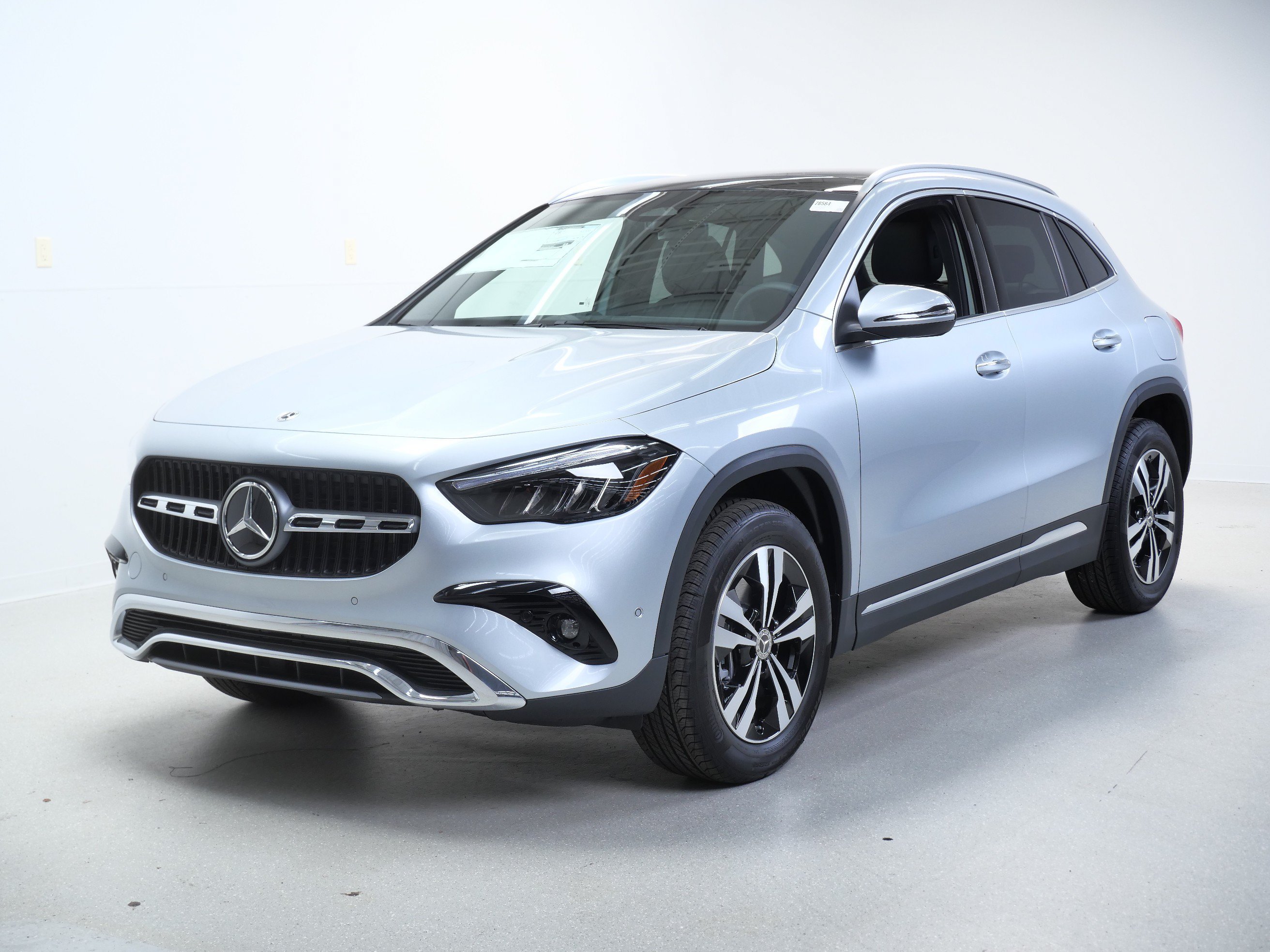 New 2026 Cirrus Silver Metallic Mercedes-Benz GLA 250 image 4