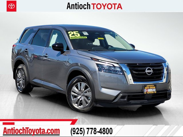 2025 Nissan Pathfinder S