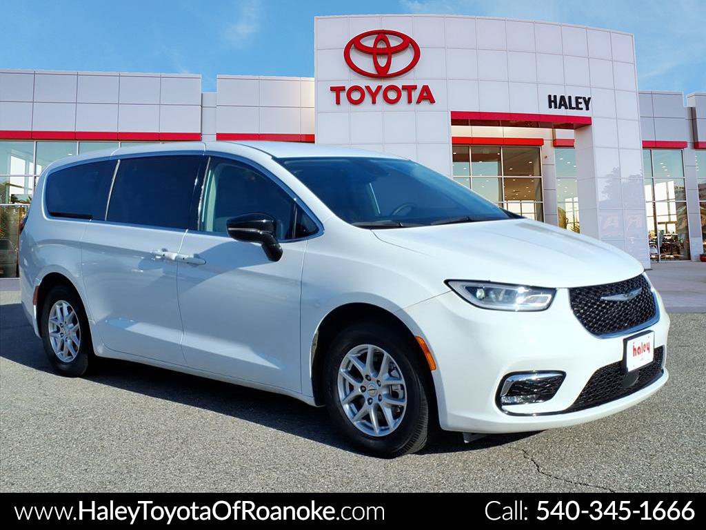 Used 2024 White Chrysler Touring L image 1