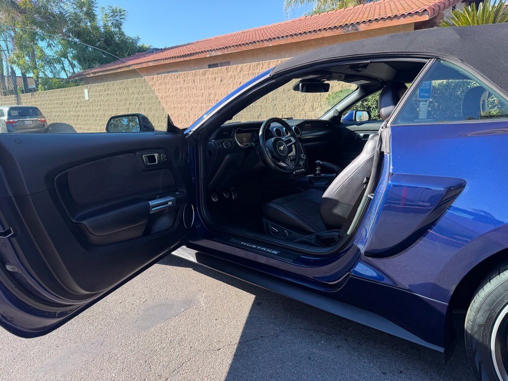 Used 2019 Blue Ford GT Premium image 19