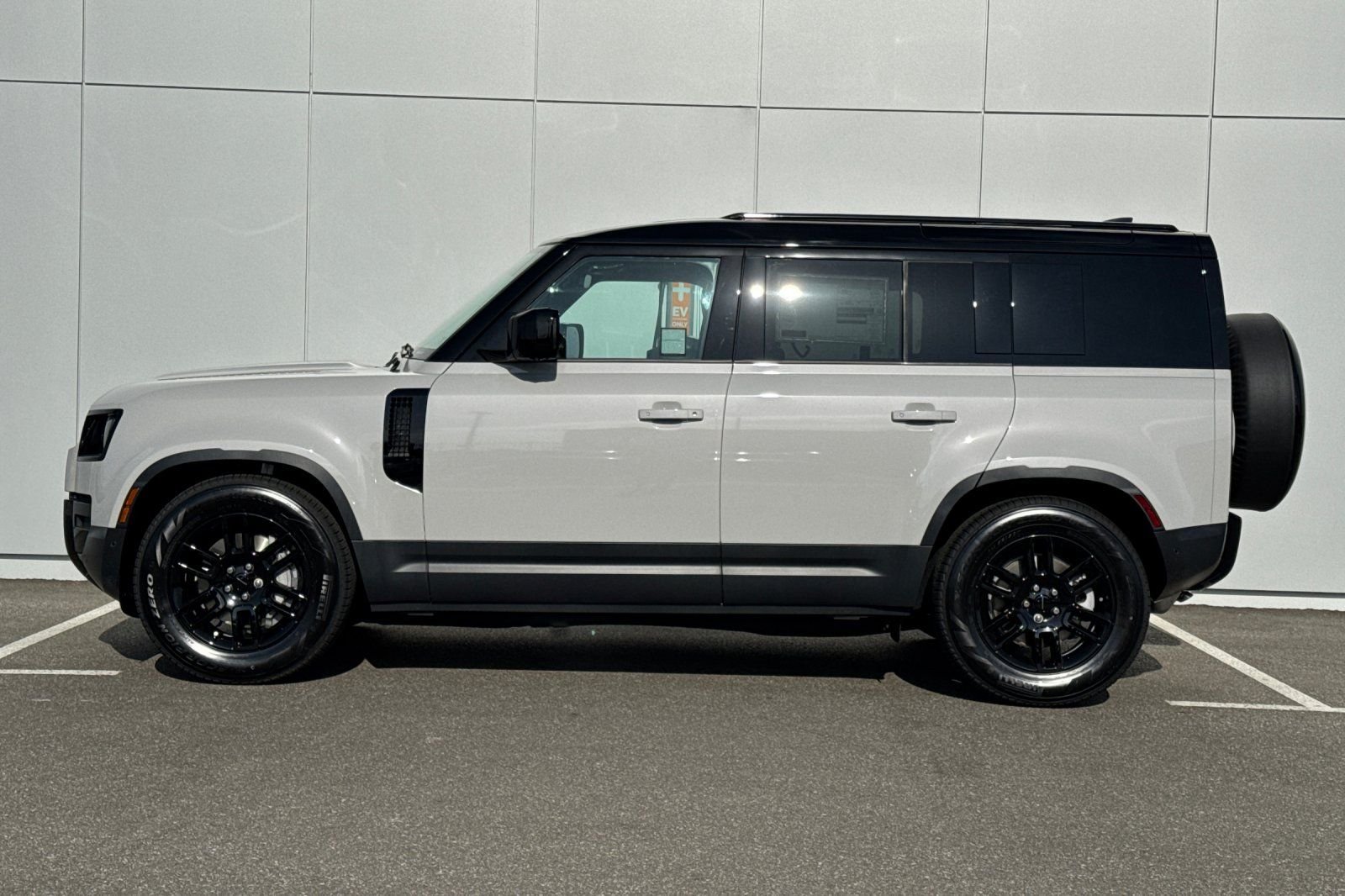 New 2026 Borasco Grey Land Rover S image 2