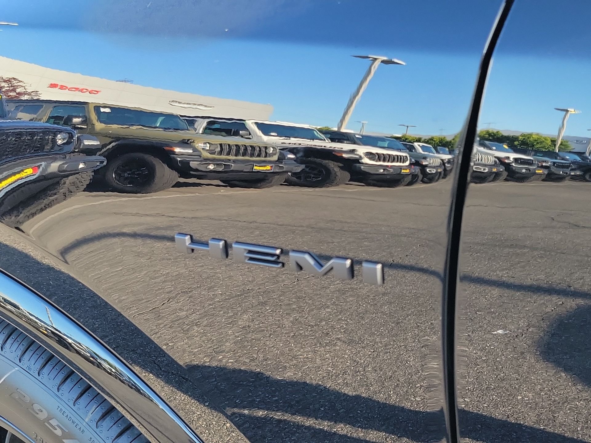New 2026 Diamond Black Clear-Coat Exterior Paint Dodge GT HEMI V8 image 20