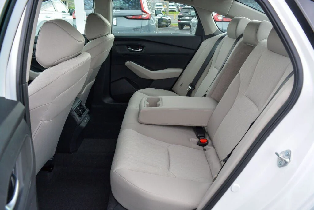 New 2026 Platinum White Pearl Honda LX image 6